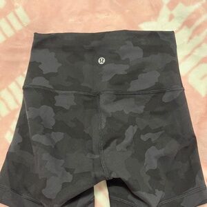 Lululemon short